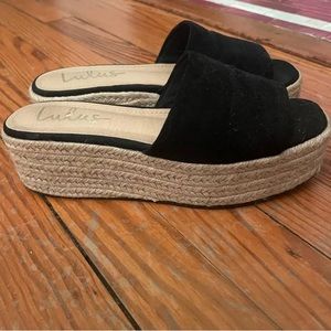 Size 6 lightly worn Lulu’s platform sandal in black